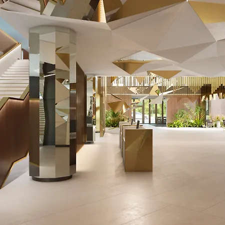 Grand Hyatt Szálloda 5*